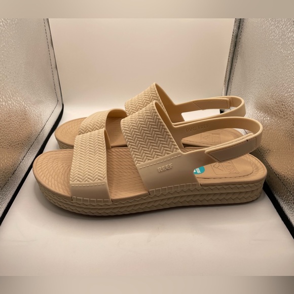 Reef Shoes - Reef Water Vista Women's Tan Sandals size 11